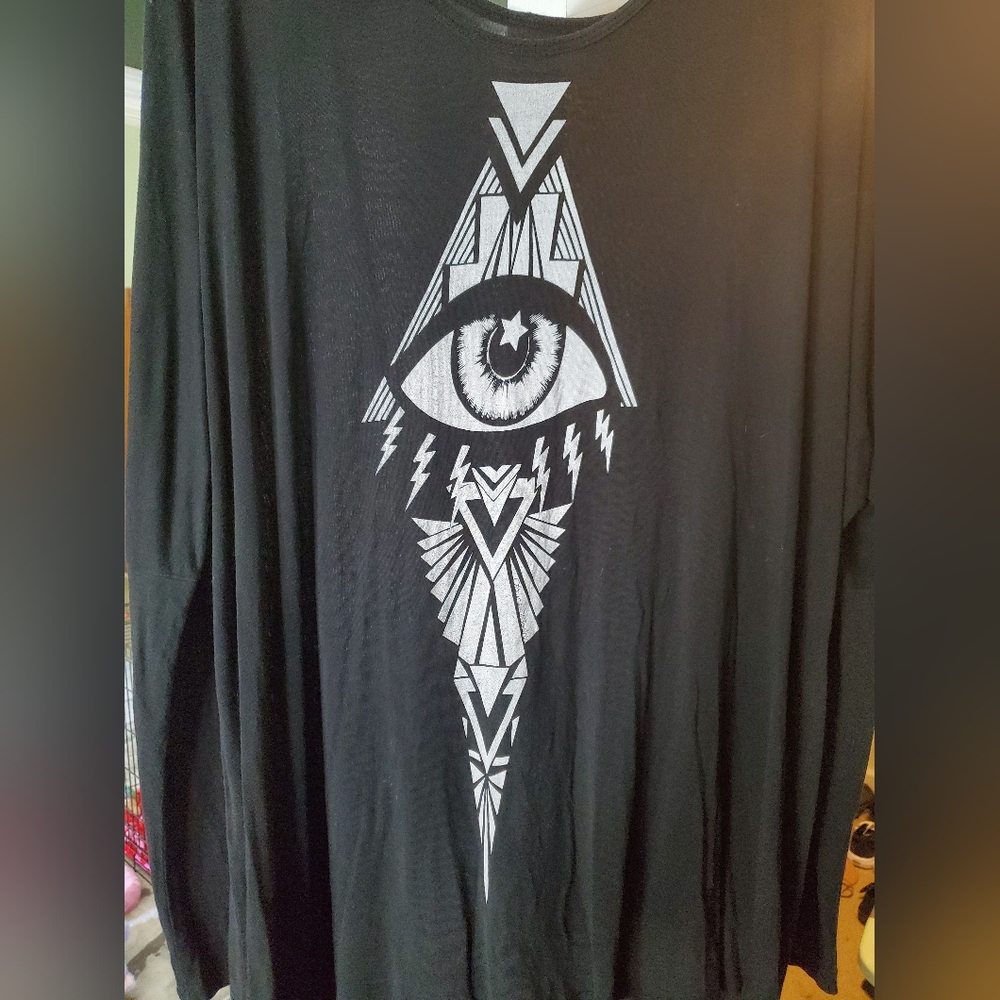SOLD - Lauren Moshi Eye Print Oversized Long Sleeve Top - Picture 5 of 7